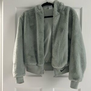 Nike fur bomber in XS